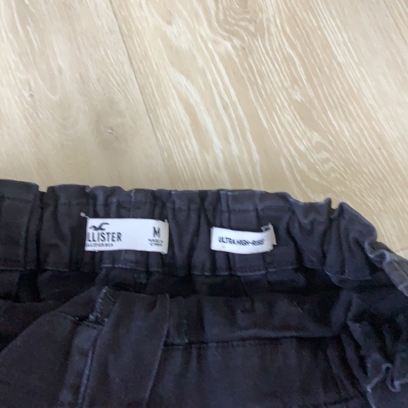 Black buckle mini skirt - Picture 3 of 3